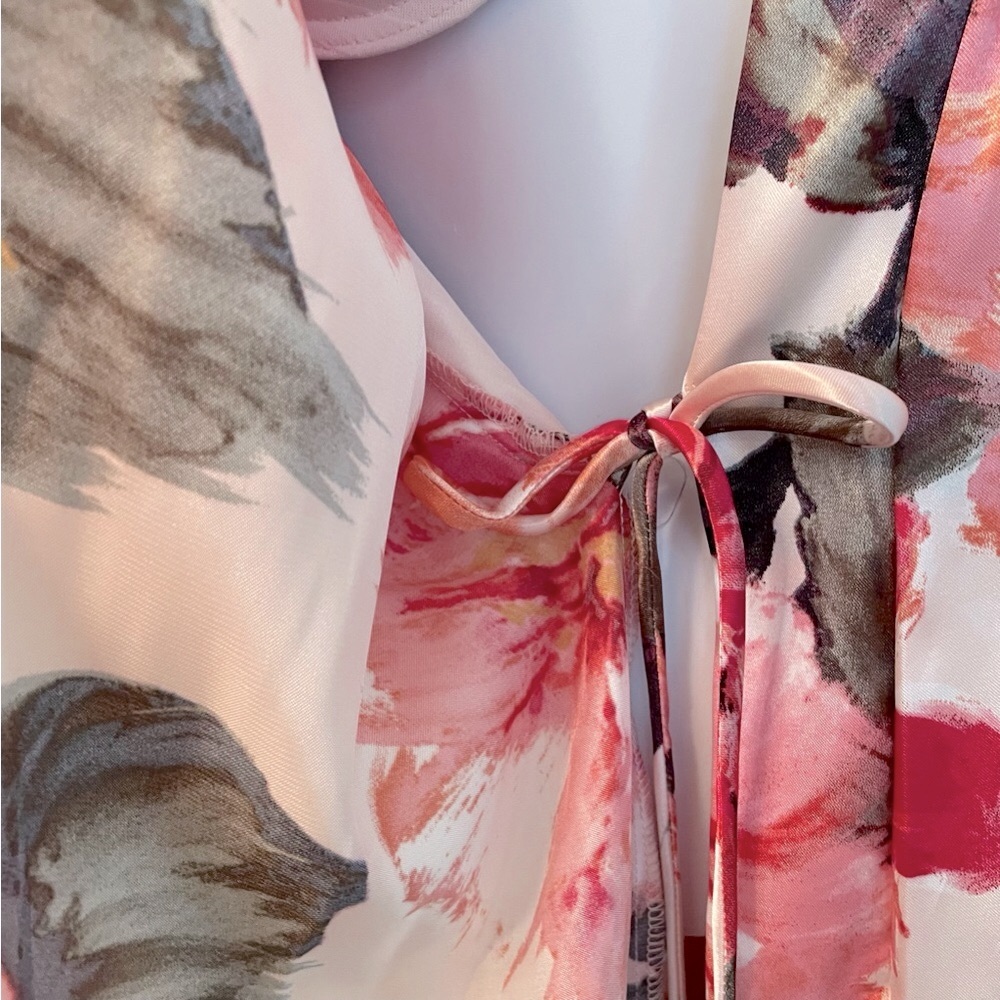 Rose 🌹 Satin & Lace Robe - Picture 6 of 11